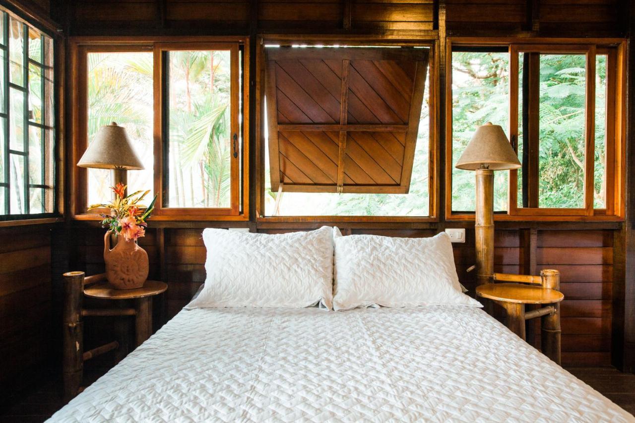 Pacific Edge Eco Lodge Dominical Buitenkant foto