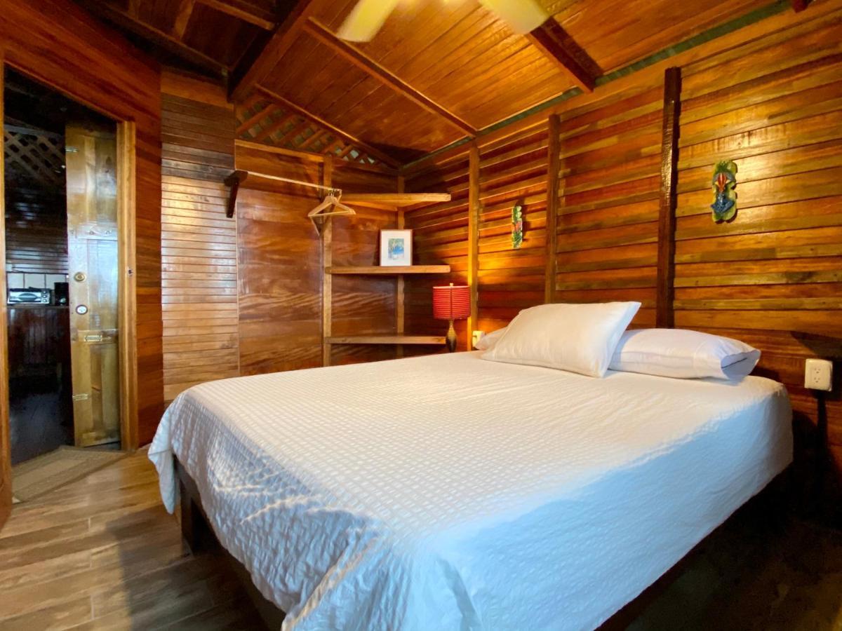 Pacific Edge Eco Lodge Dominical Buitenkant foto